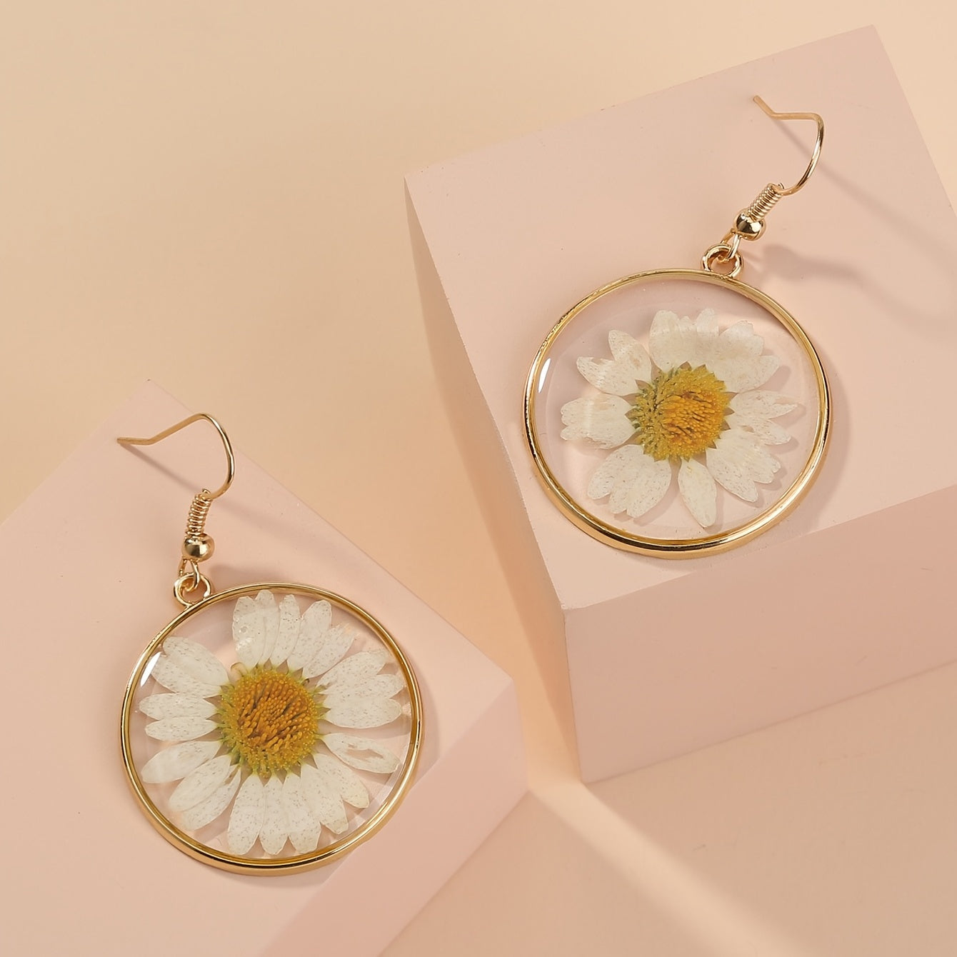 Daisy Flower Resin Drop Earrings - Drop & Dangle Earrings with Pressed Flower Design, Round Circle Hook, Fashion Jewelry for Women, Beautiful Floral Accessories
