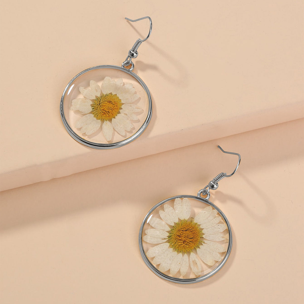 Daisy Flower Resin Drop Earrings - Drop & Dangle Earrings with Pressed Flower Design, Round Circle Hook, Fashion Jewelry for Women, Beautiful Floral Accessories